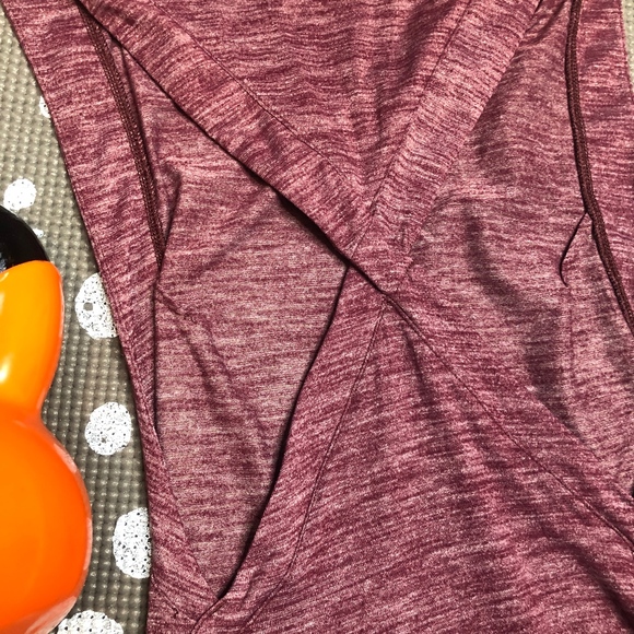 Like-new Lululemon racer back top - unique back - Picture 5 of 5